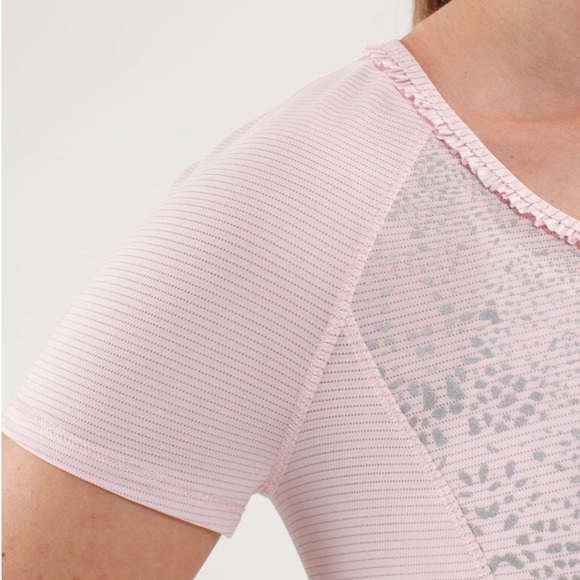 💞LULULEMON-Vintage EUC Run:Wild Short Sl. Tech(12) - Picture 4 of 14